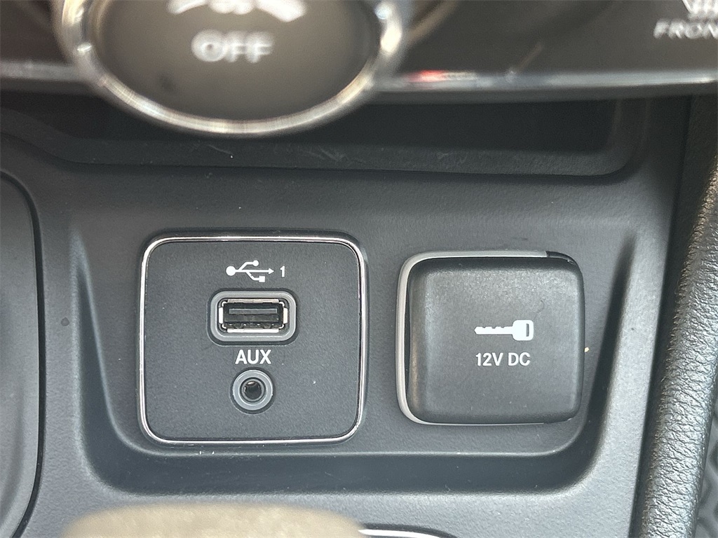 2019 Jeep Cherokee Latitude photo 30