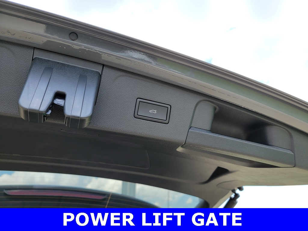 2025 Volkswagen Atlas Peak Edition SE photo 17