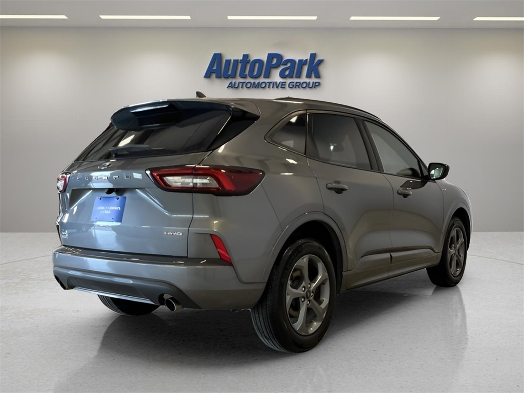 2024 Ford Escape ST-Line photo 4