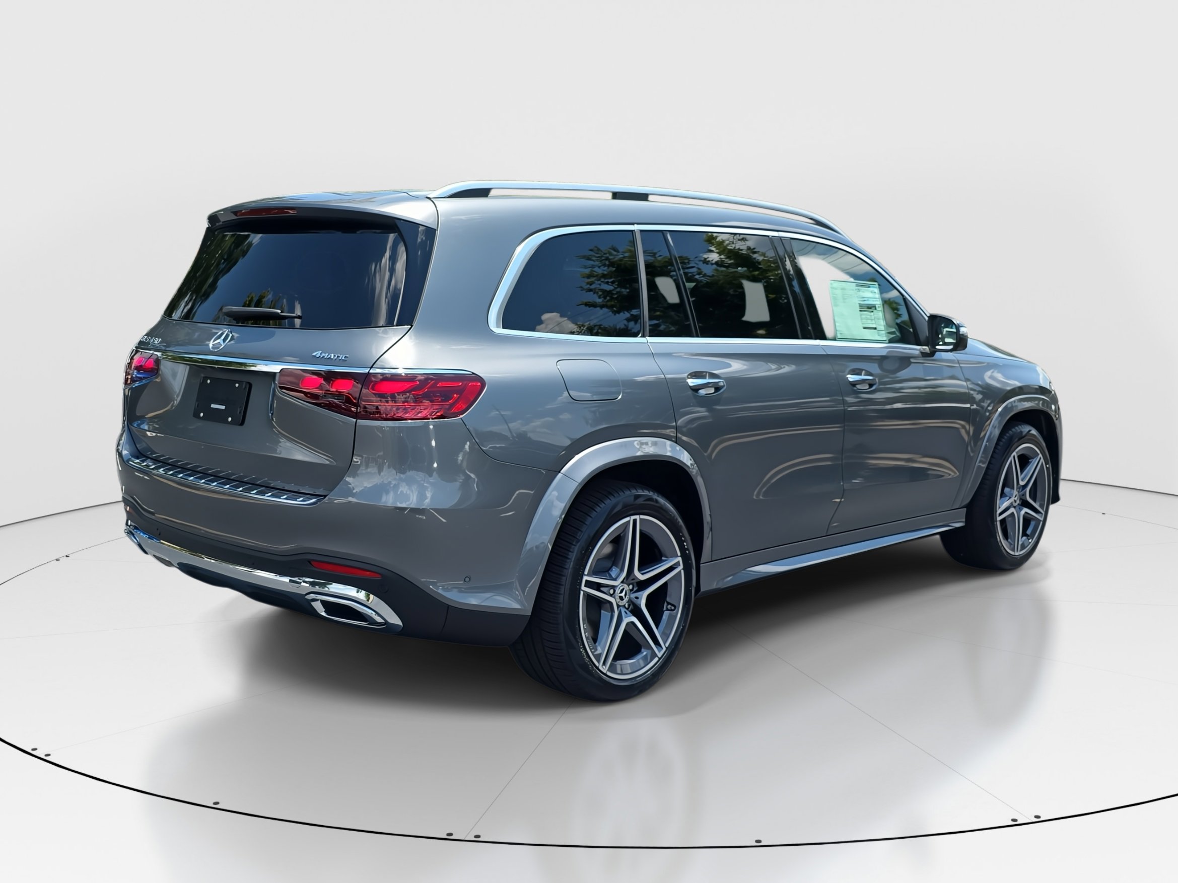 2025 Mercedes Benz GLS 450 4MATIC photo 3
