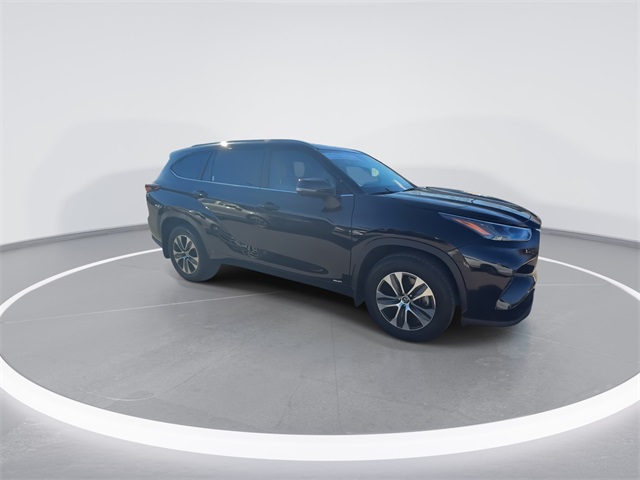 2024 Toyota Highlander Hybrid XLE photo 2
