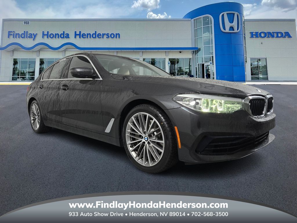 2020 BMW 5 Series 530i's photo