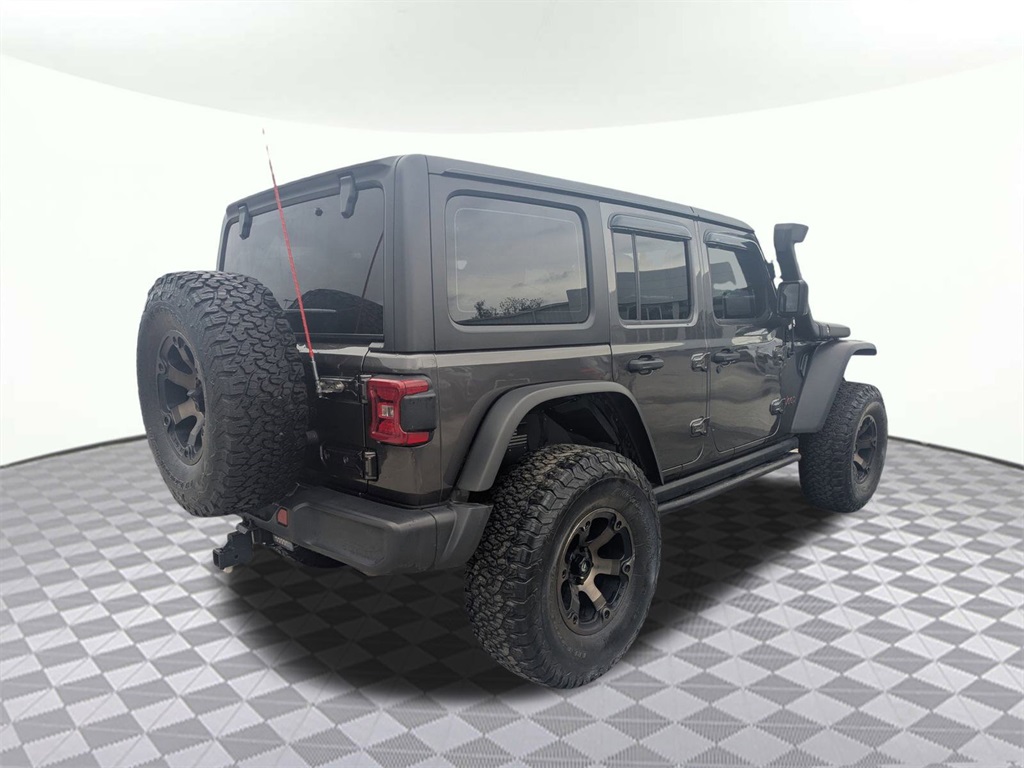 2018 Jeep Wrangler Unlimited Rubicon photo 2