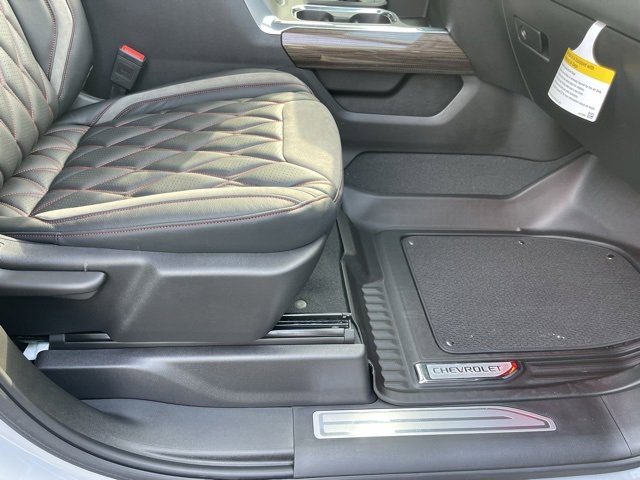2025 Chevrolet Silverado 1500 RST photo 12