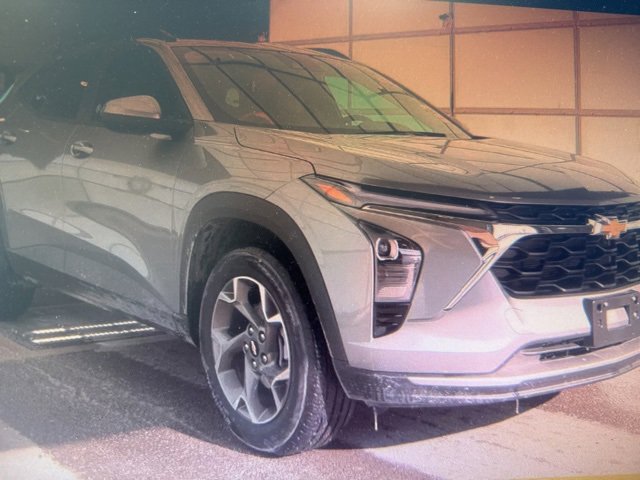 2025 Chevrolet Trax LT's photo