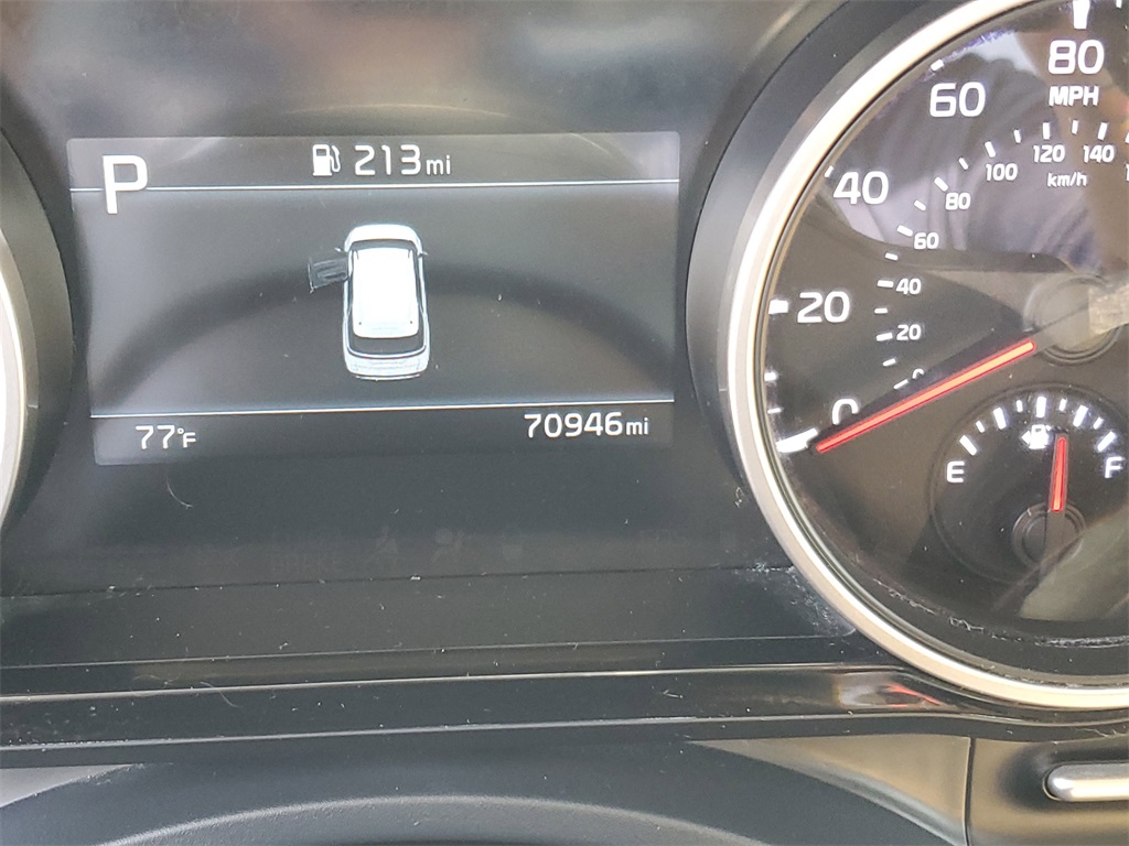 2022 Kia Carnival EX photo 10