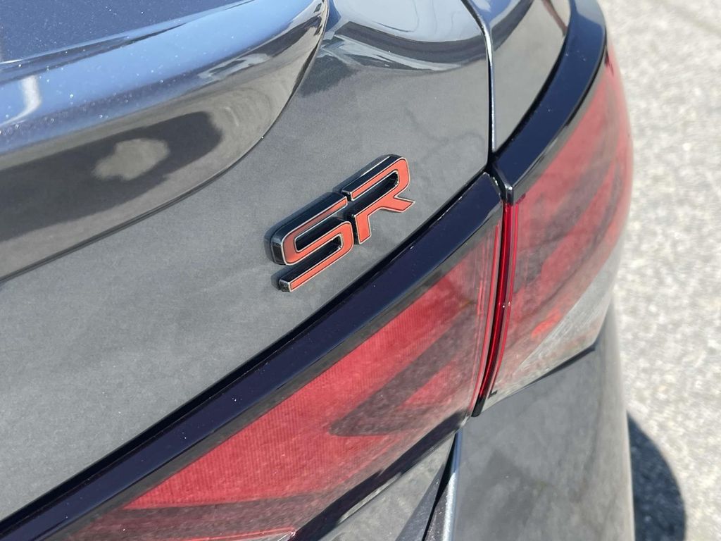 2025 Nissan Sentra SR photo 8