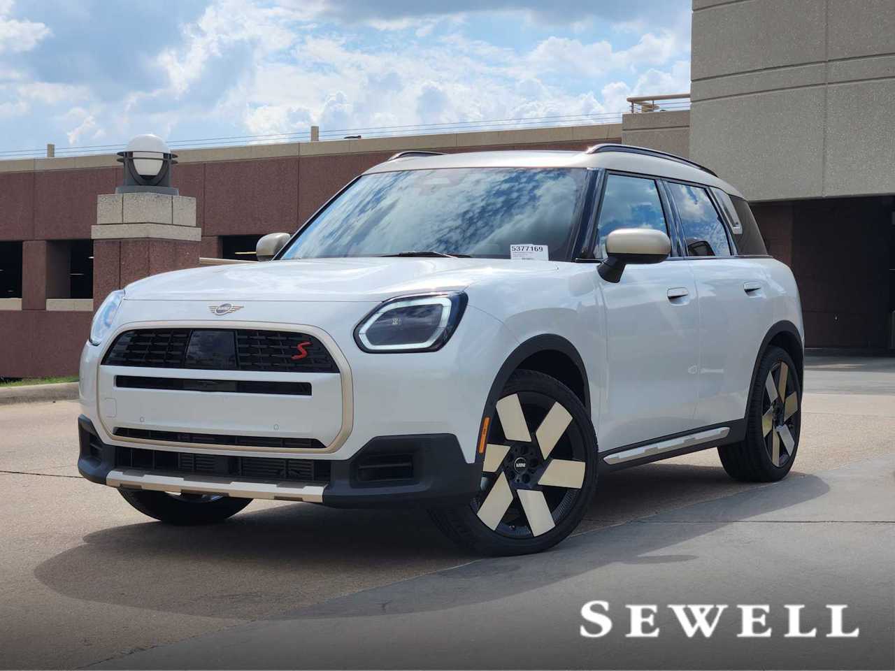 2025 MINI Countryman S's photo