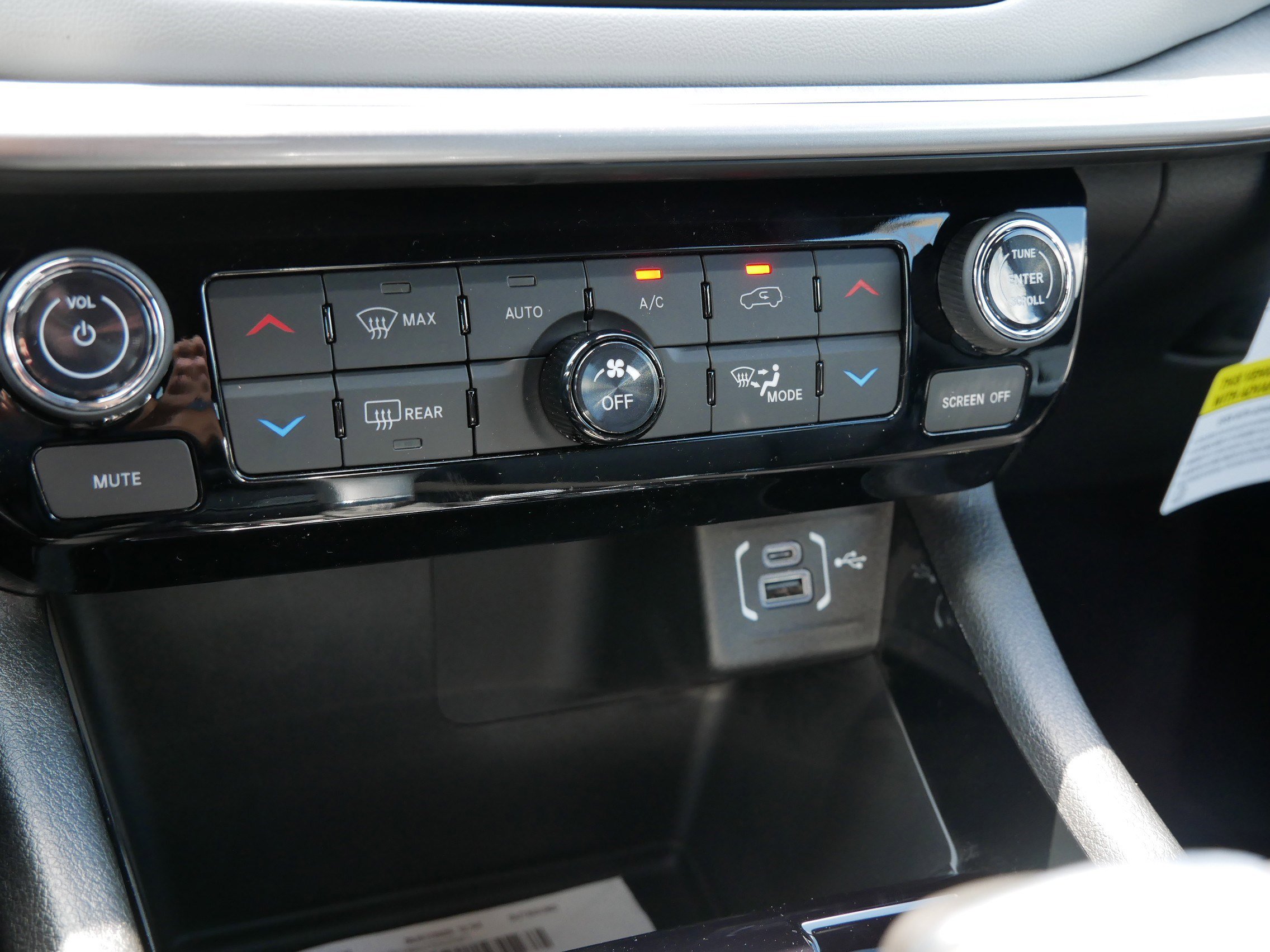 2025 Jeep Compass Limited photo 14