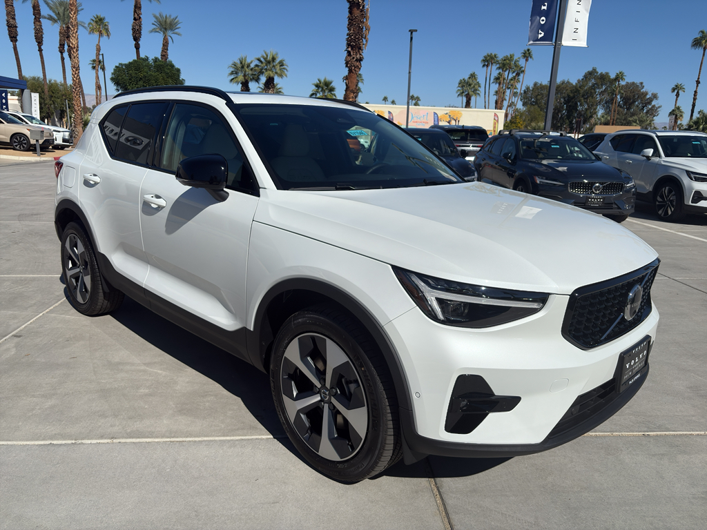 2026 Volvo XC40 Plus's photo