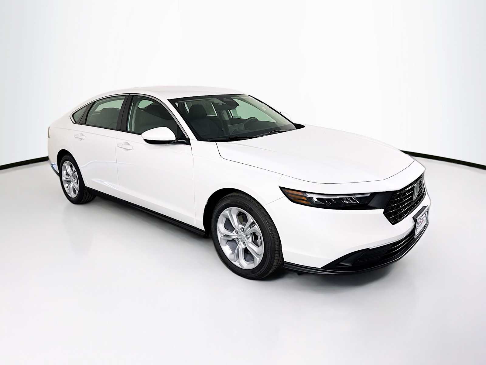 2025 Honda Accord LX's photo