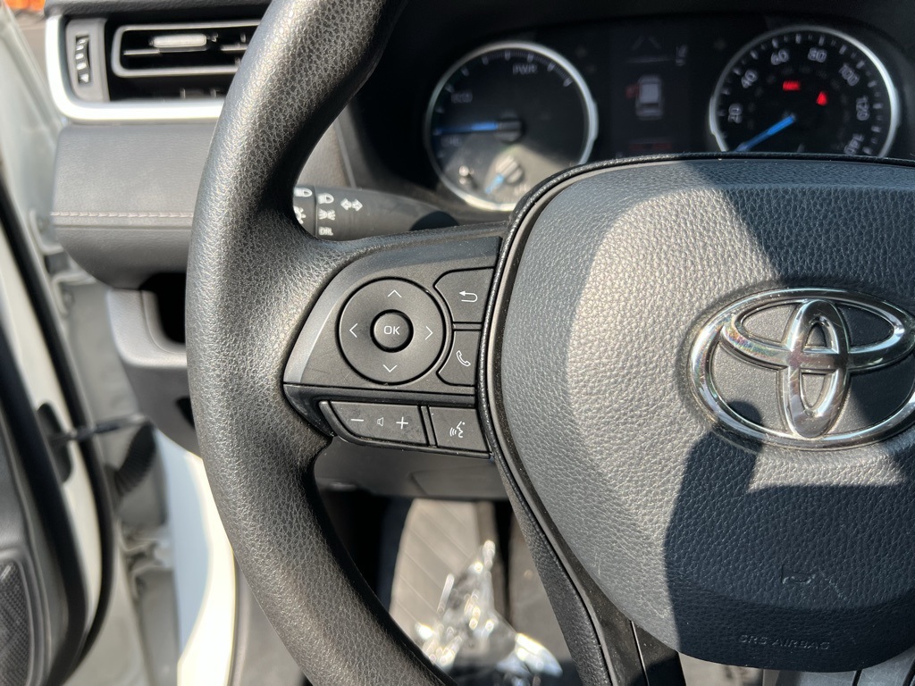 2021 Toyota RAV4 Hybrid LE photo 10