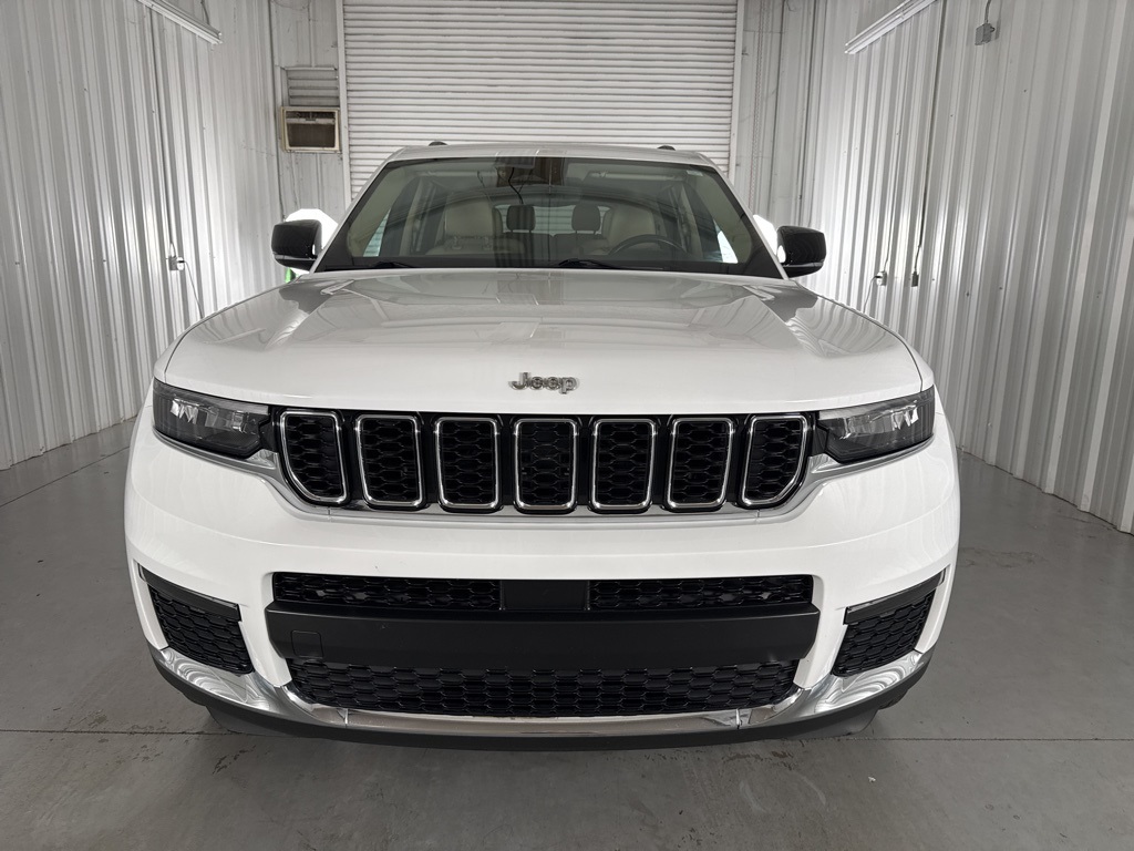 2022 Jeep Grand Cherokee Limited photo 2