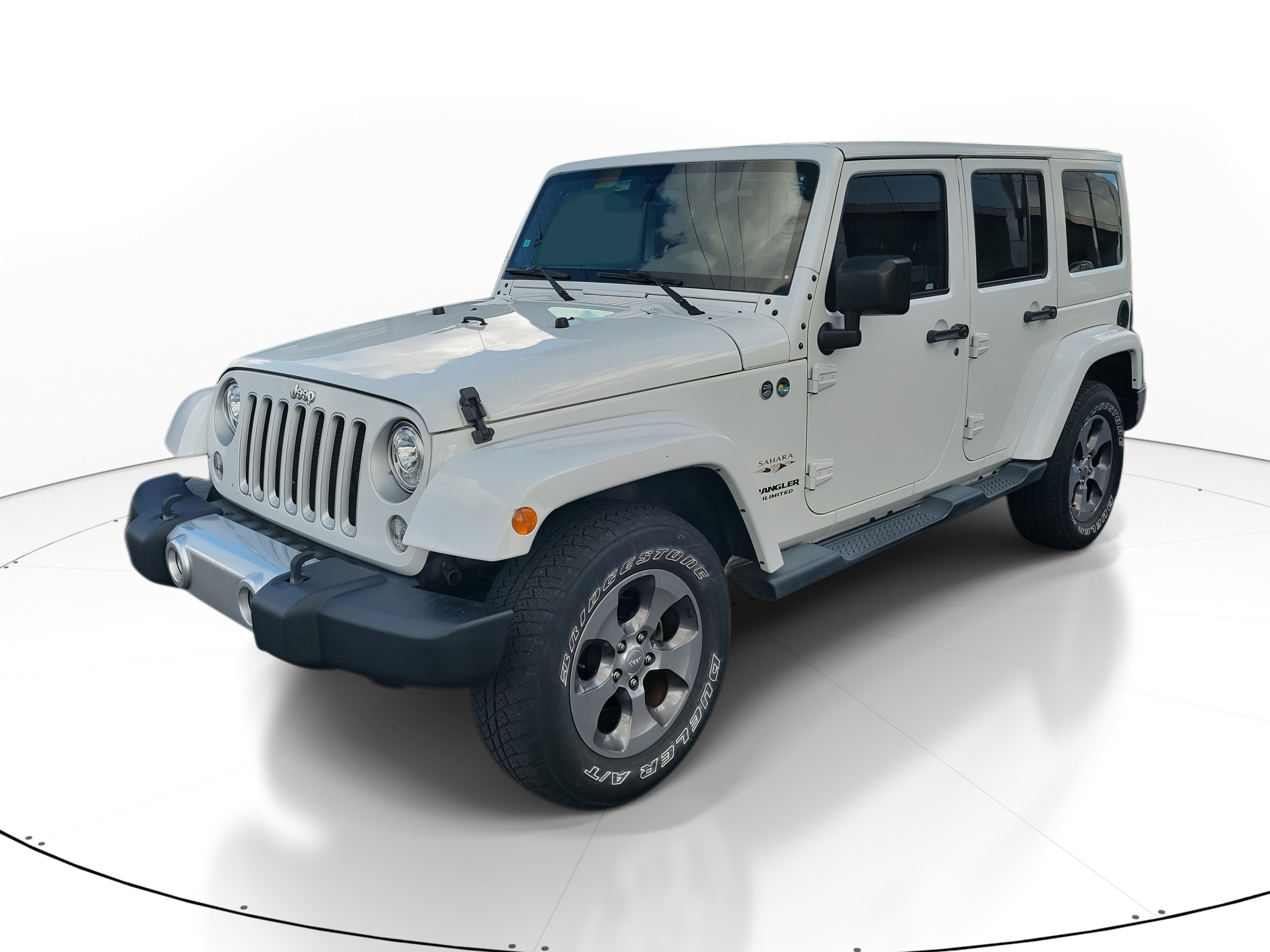 2017 Jeep Wrangler Unlimited Sahara photo 3