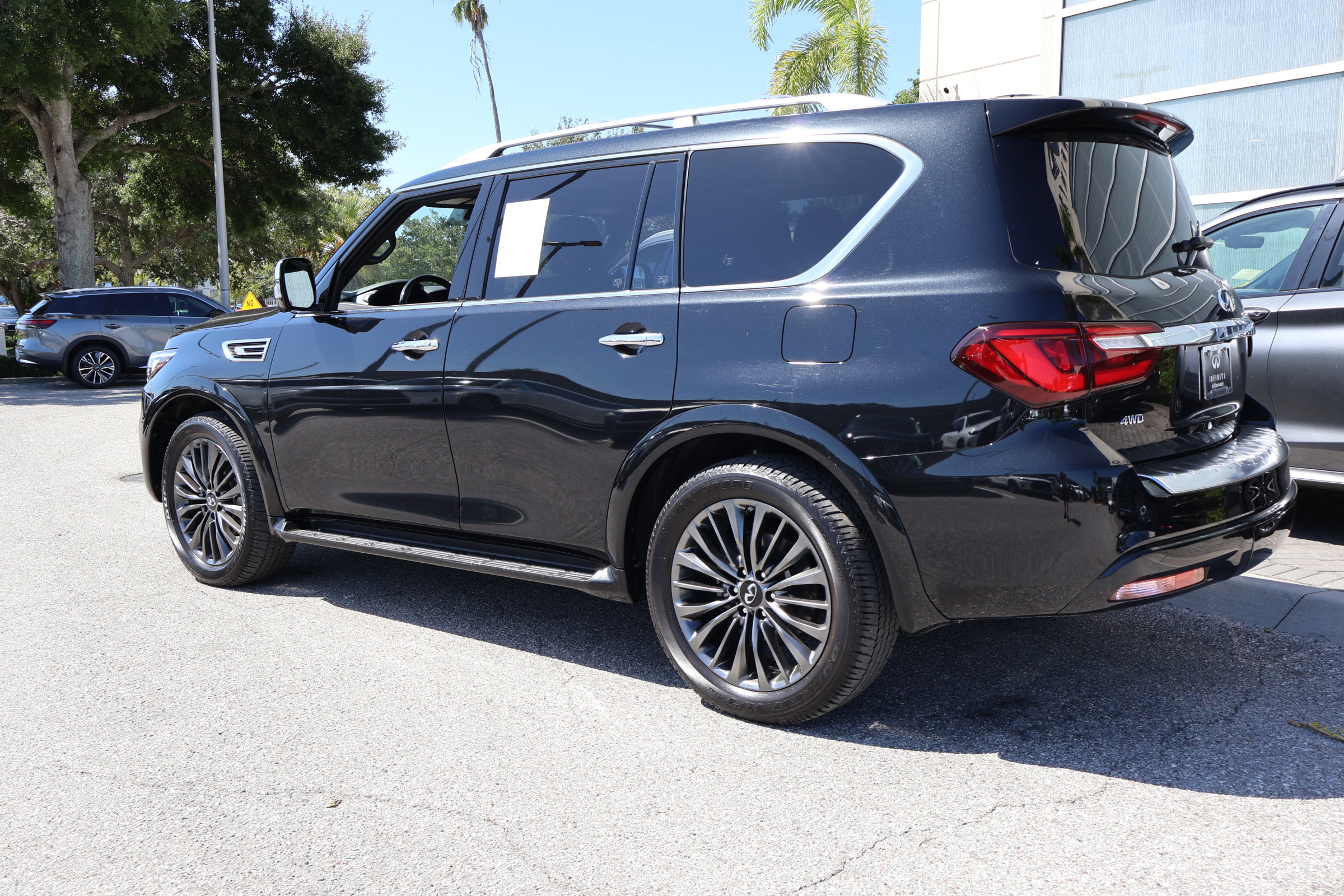 2024 Infiniti QX80 Sensory photo 3