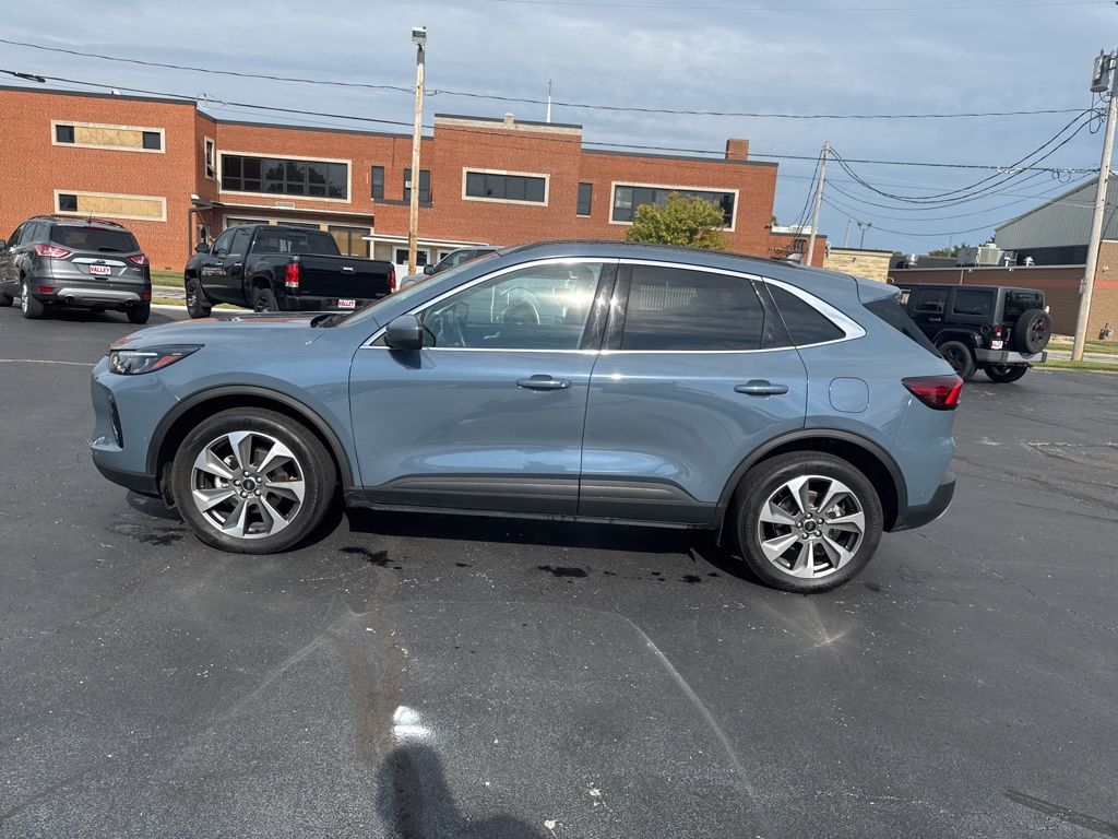 2023 Ford Escape Platinum photo 4