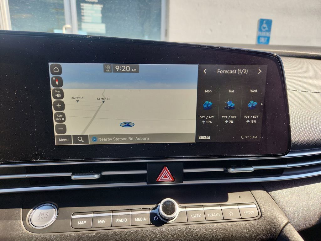 2023 Hyundai Elantra SEL photo 16