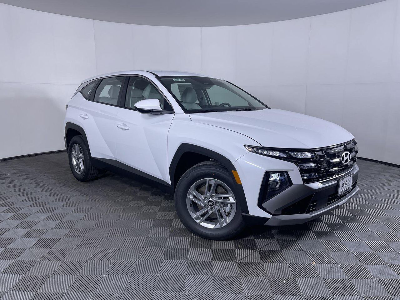 2025 Hyundai Tucson SE photo 3