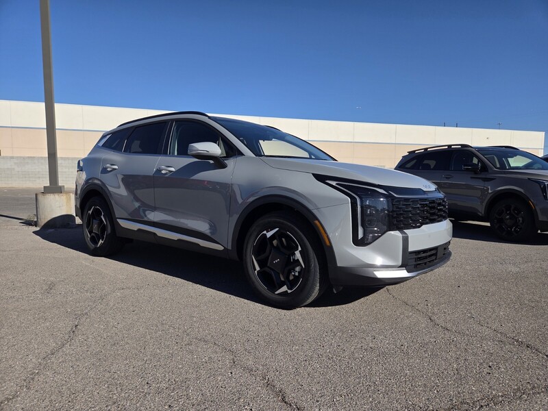 2026 Kia Sportage EX photo 2