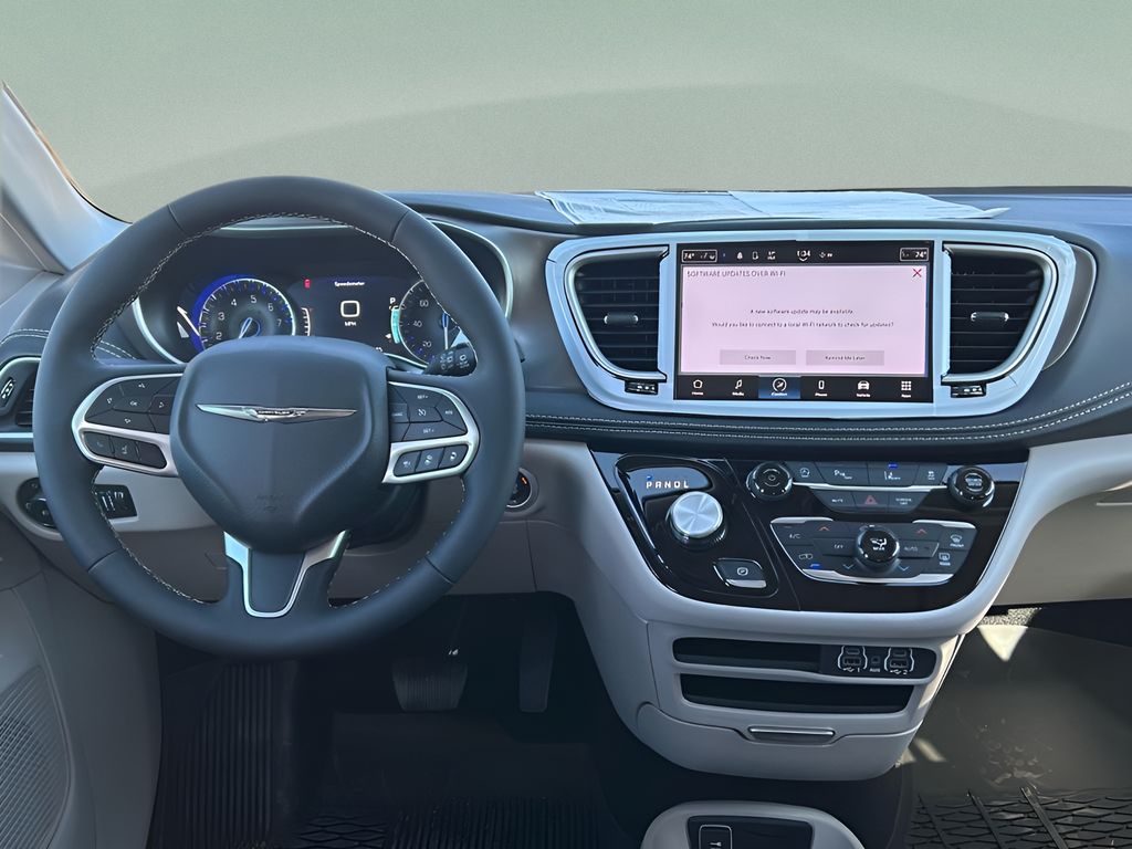 2024 Chrysler Pacifica Touring L photo 10