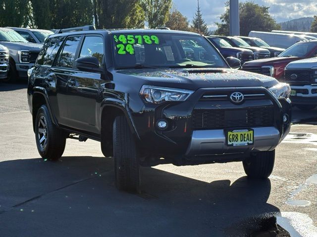 2024 Toyota 4Runner TRD Off-Road photo 3