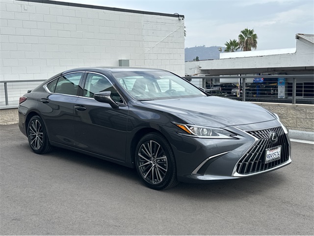 2025 Lexus ES 300h Premium photo 2