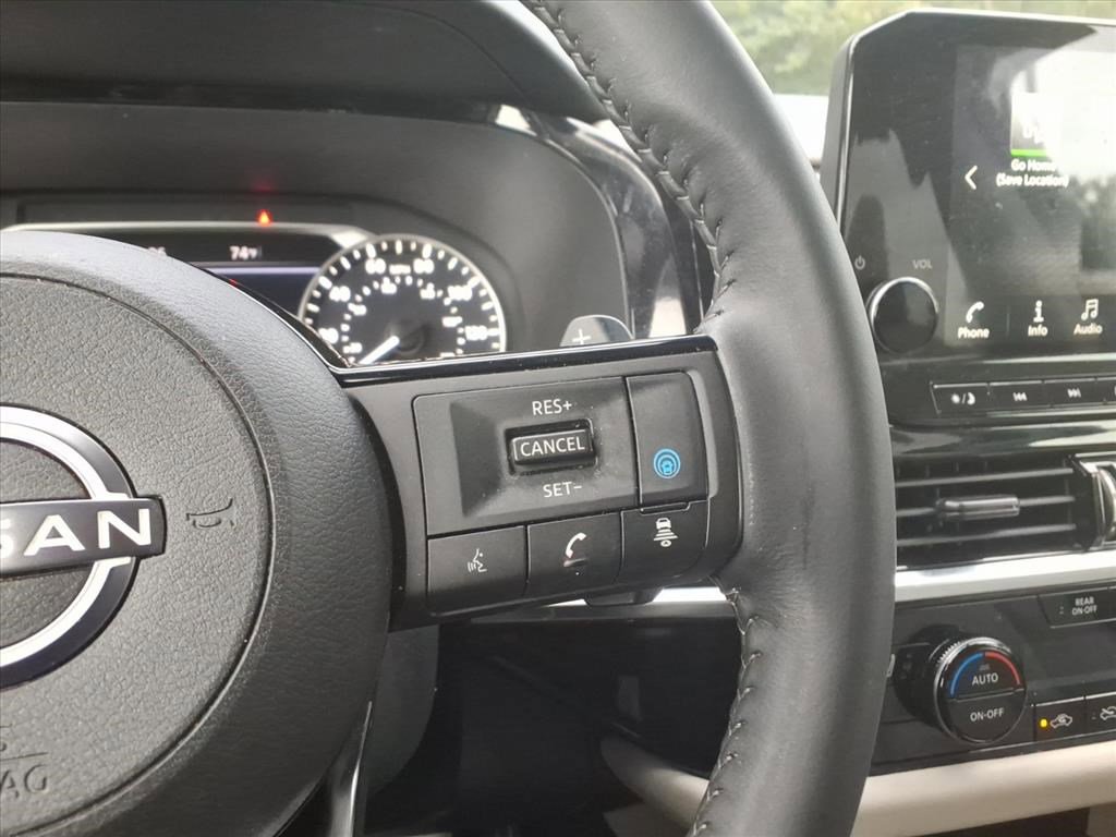 2023 Nissan Pathfinder SL photo 16