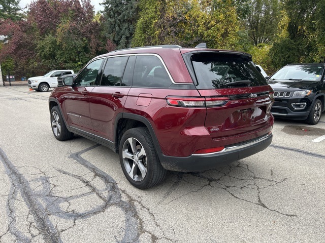 2024 Jeep Grand Cherokee Limited photo 2