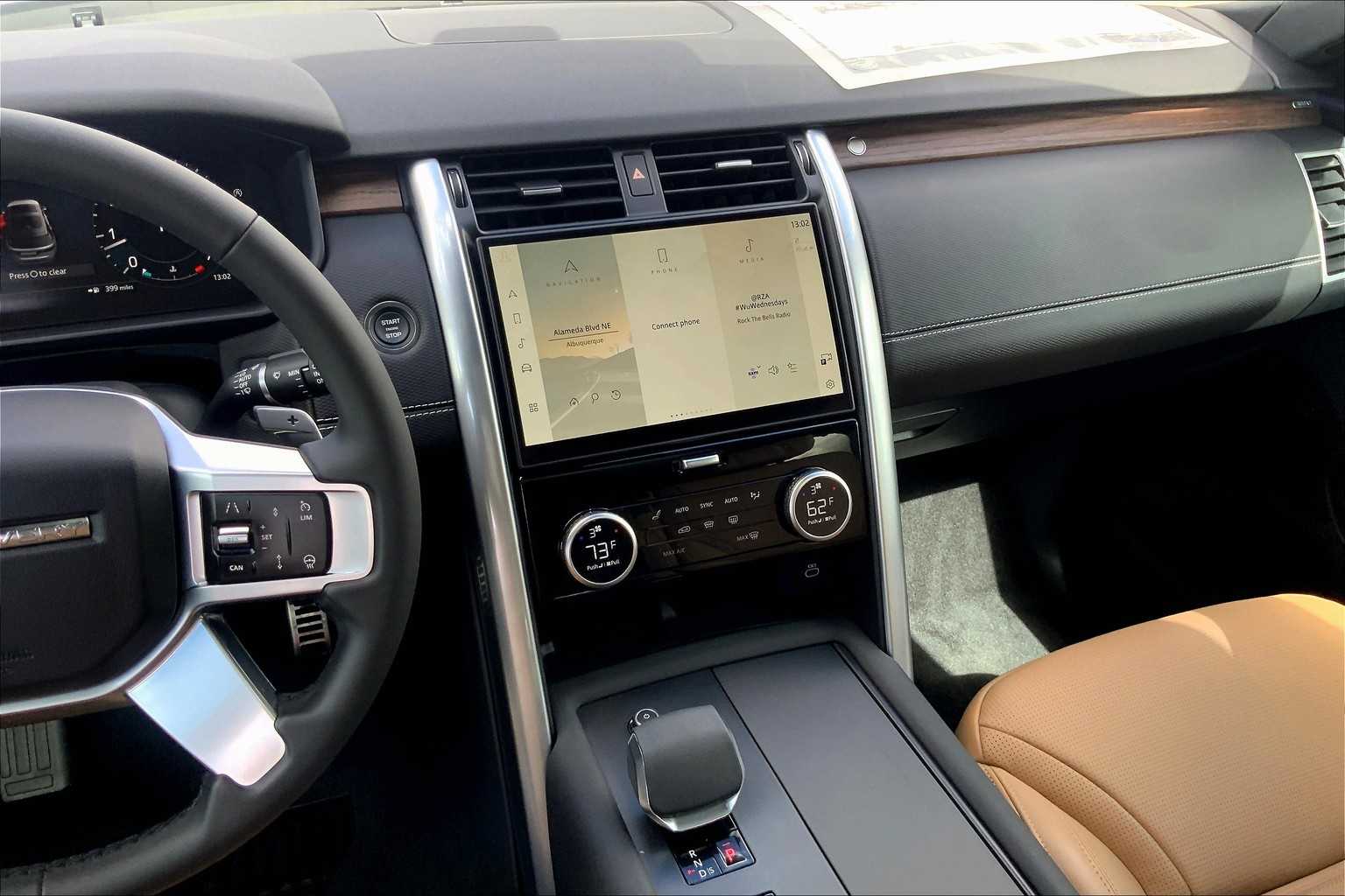 2025 Land Rover Discovery SE photo 6