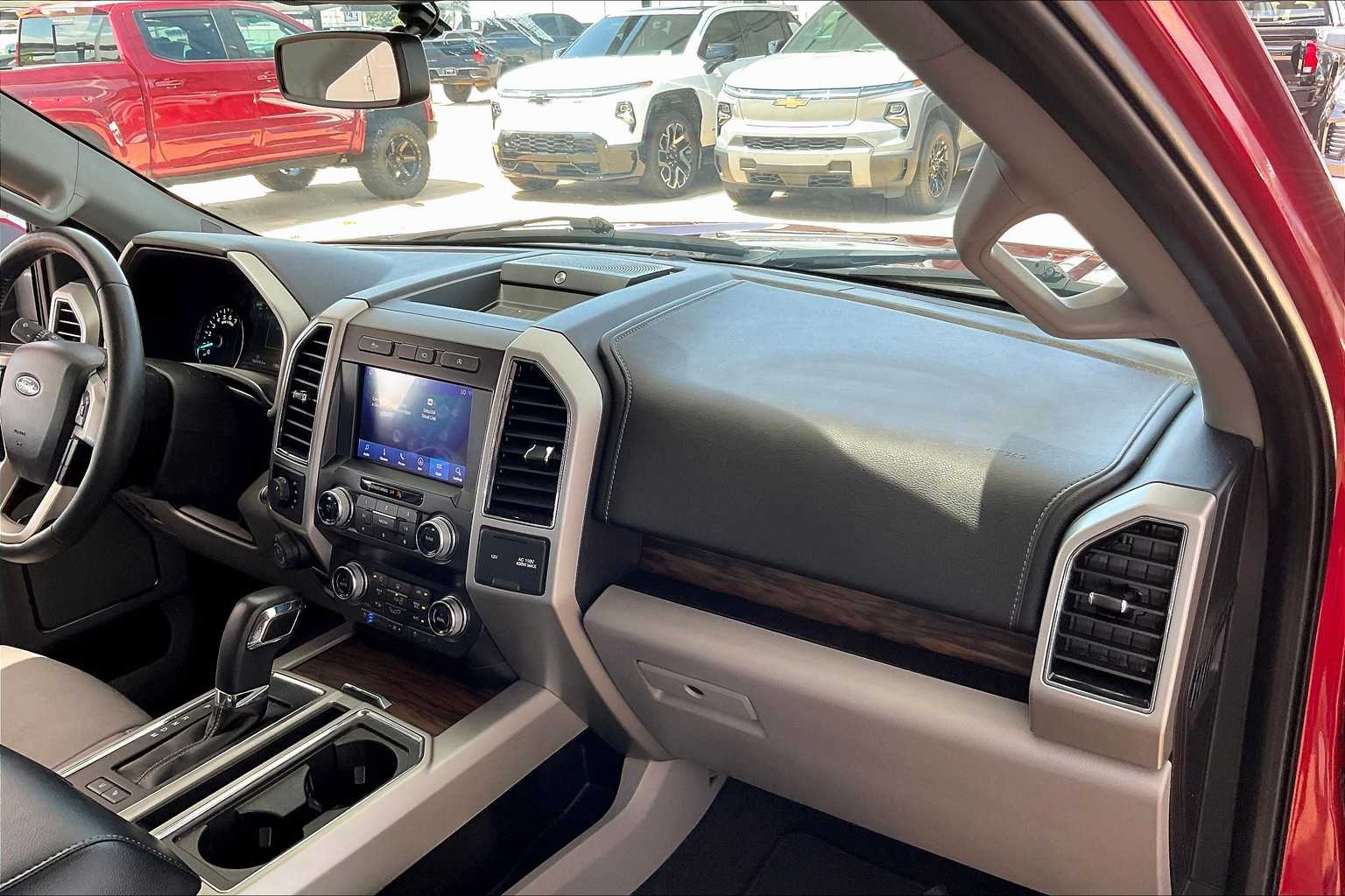 2020 Ford F-150 Lariat photo 17