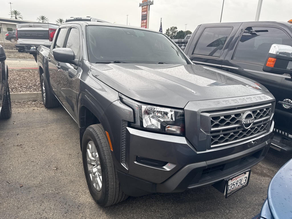 2022 Nissan Frontier SV's photo