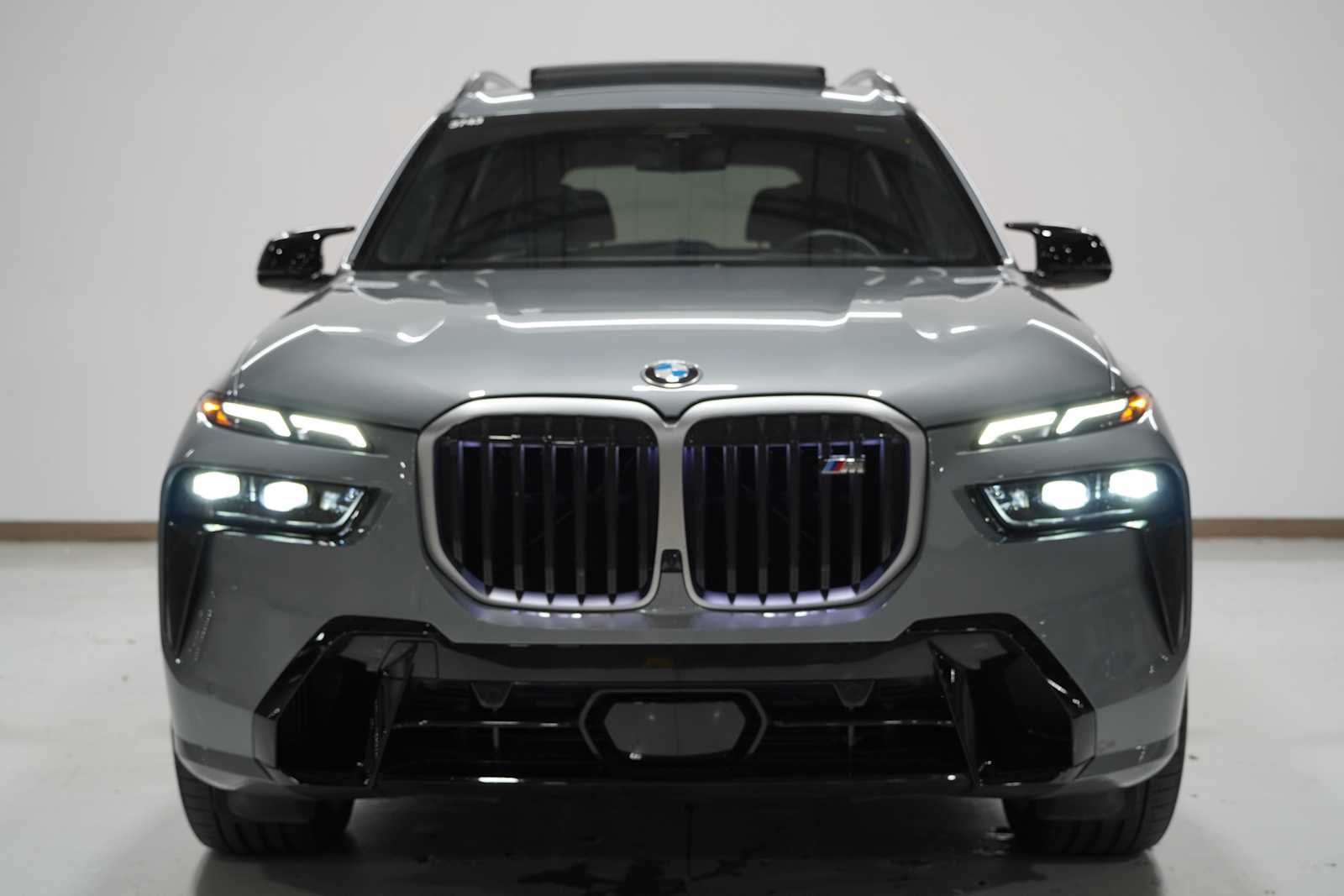 2025 Bmw X7 M60i photo 2