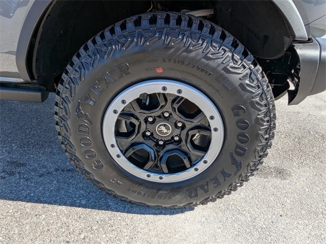 2024 Ford Bronco Black Diamond photo 10