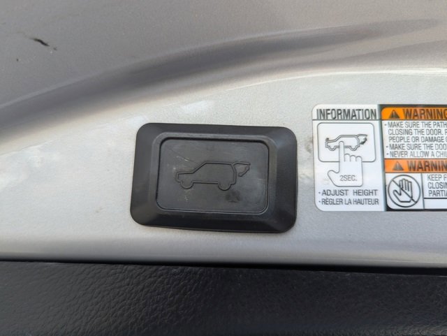 2017 Toyota RAV4 Limited SE Platinum photo 25
