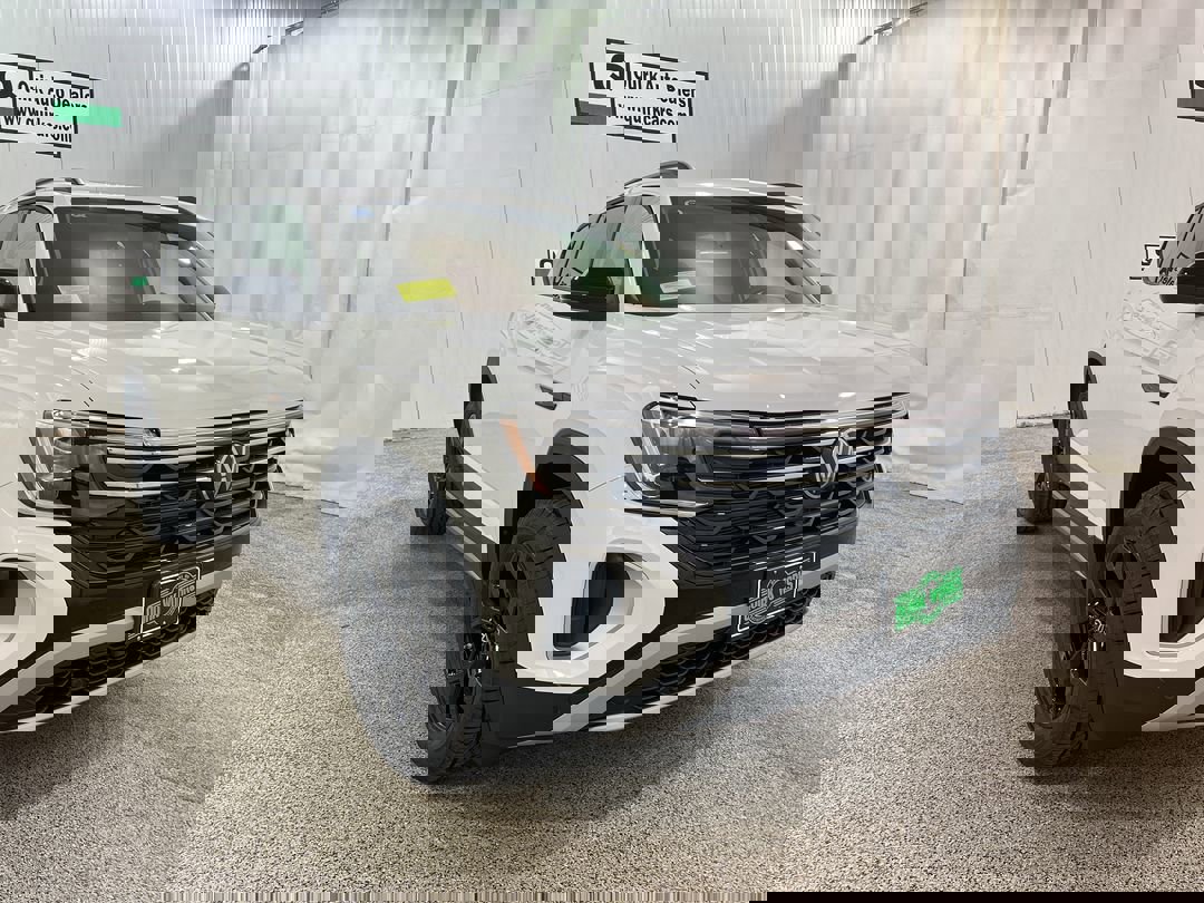 New 2025 Pure White Volkswagen 2.0T Peak Edition image 1