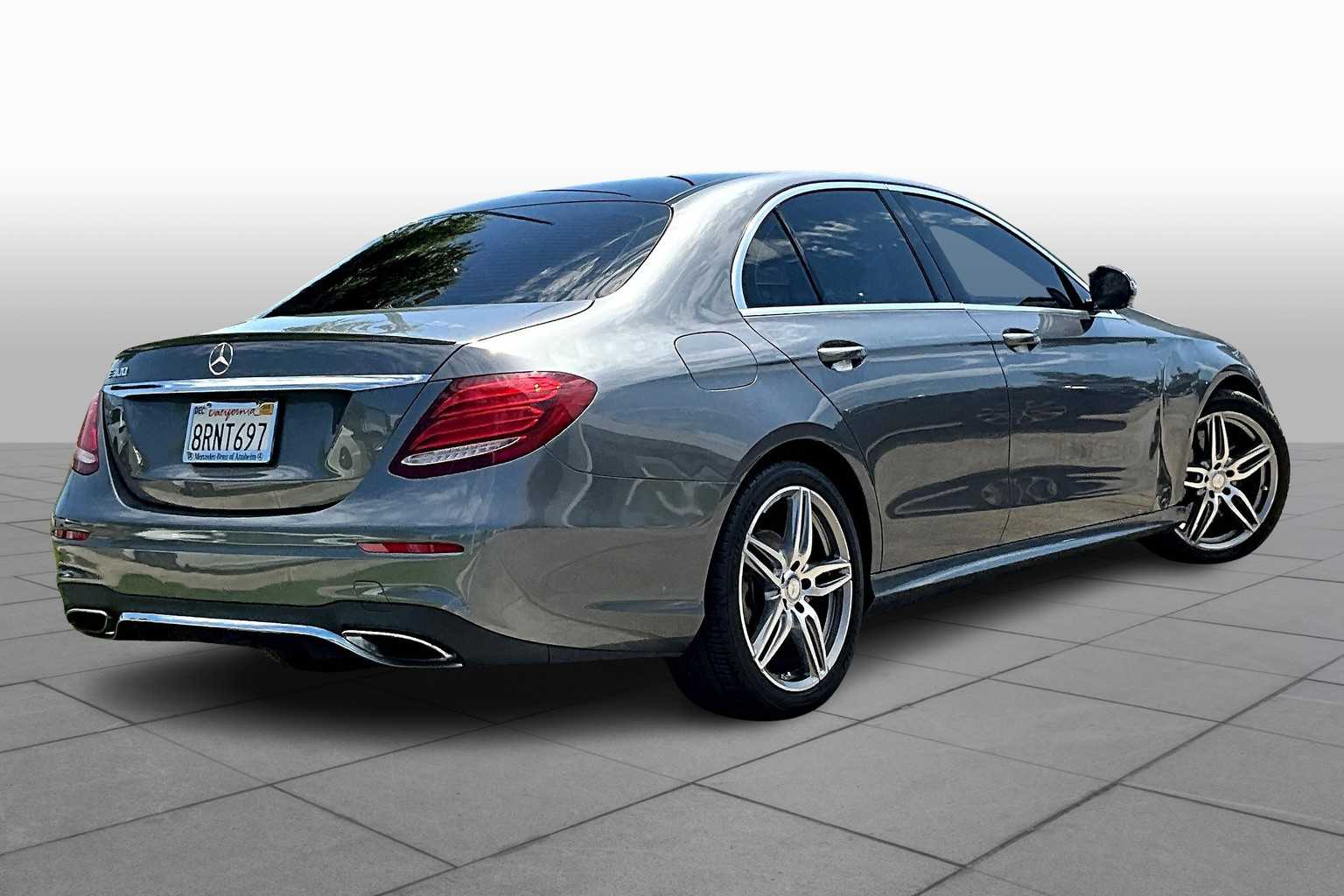 2017 Mercedes Benz E 300 Sport photo 11
