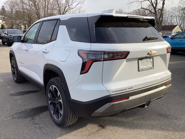 2025 Chevrolet Equinox LT photo 4