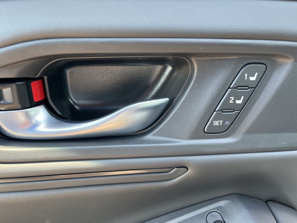 2025 Honda Accord Hybrid EX-L photo 4