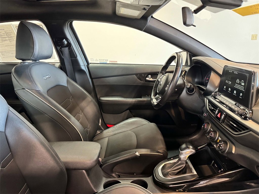 2020 Kia Forte GT-Line photo 25