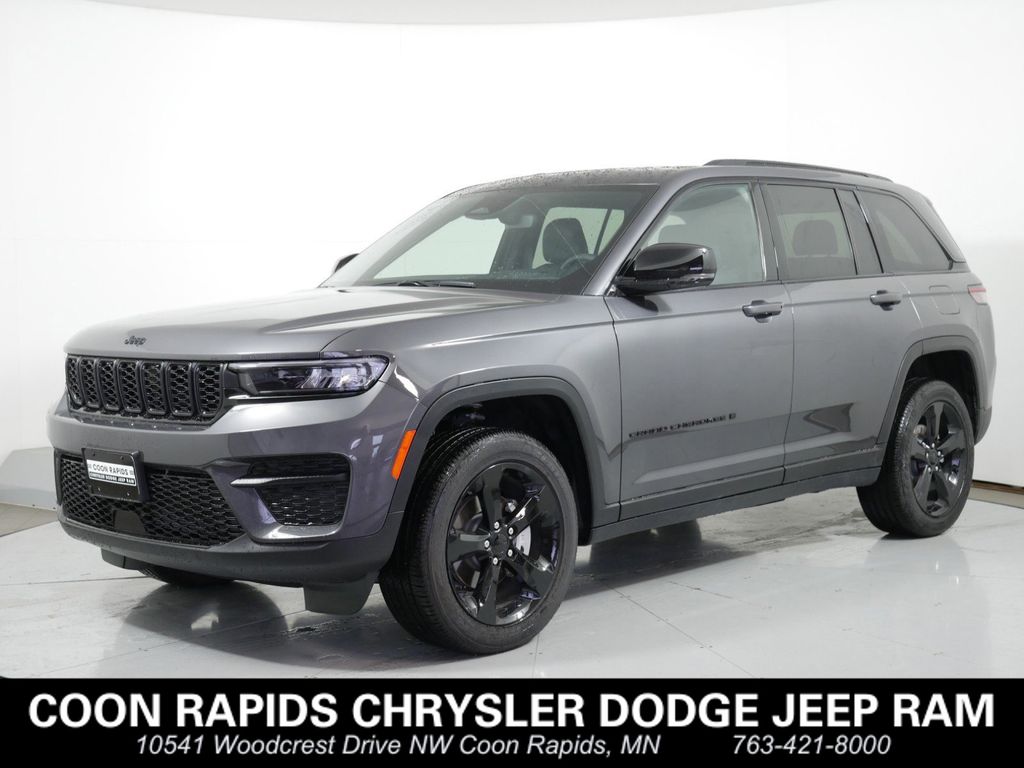 2024 Jeep Grand Cherokee Altitude's photo