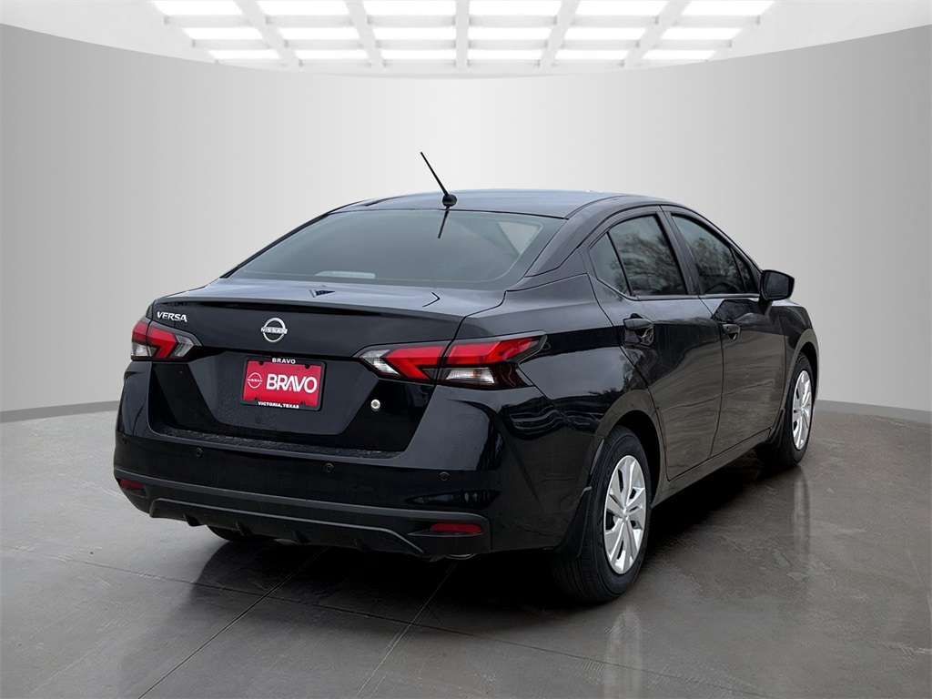 2025 Nissan Versa S photo 5