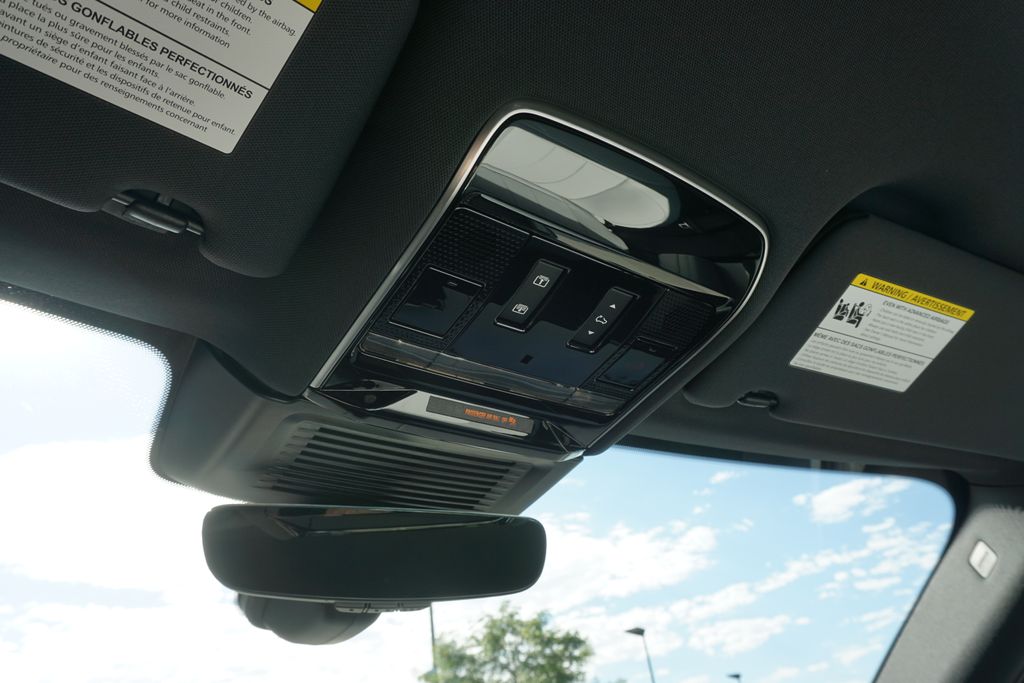 2025 Land Rover Range Rover Sport SE photo 15