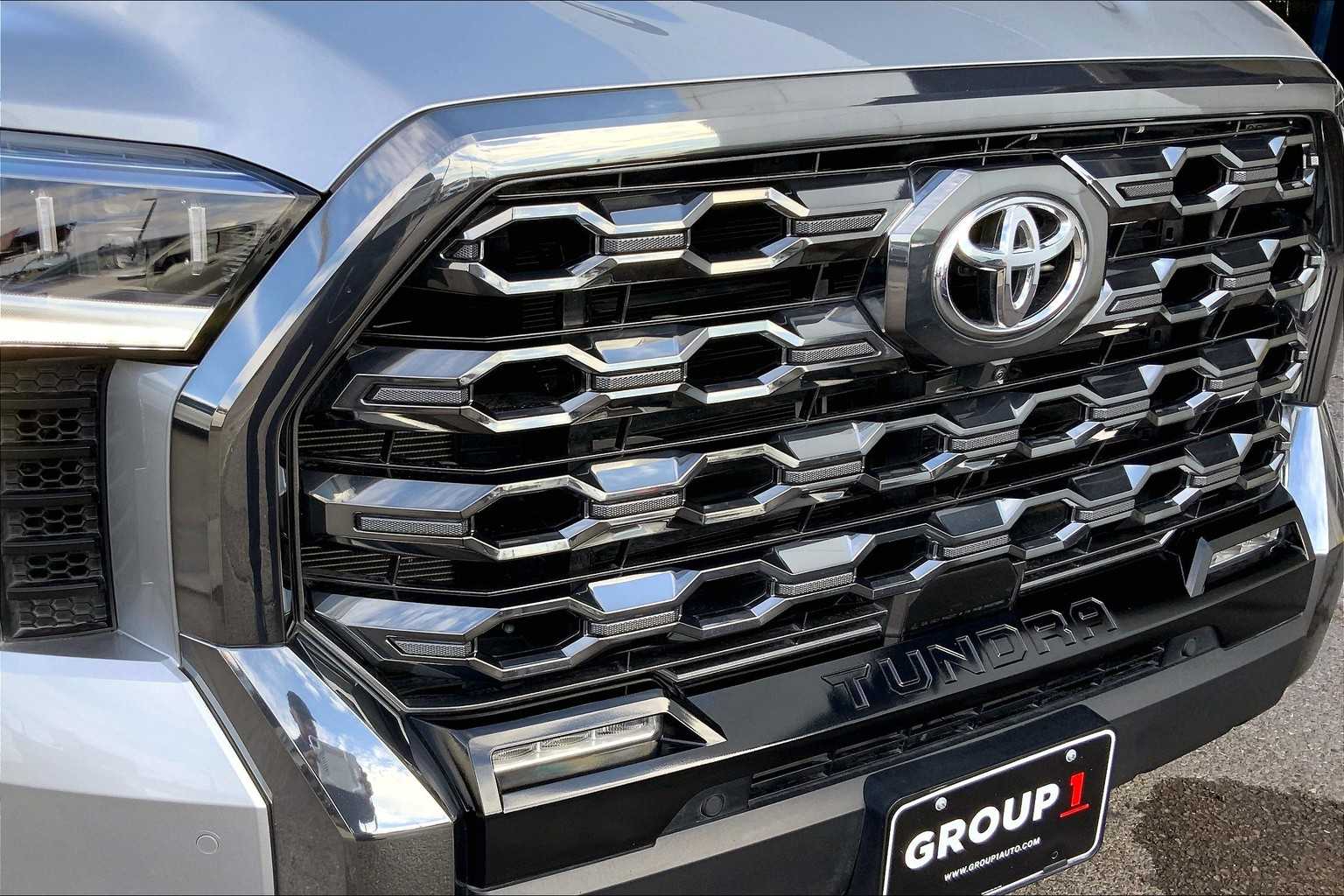 2025 Toyota Tundra Platinum CrewMax photo 27