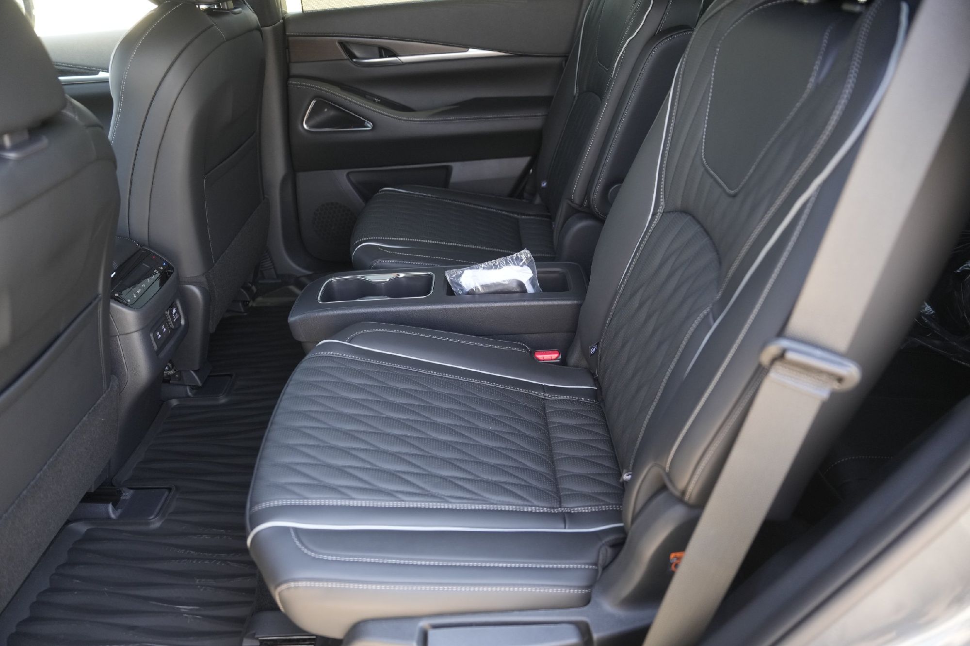 2026 Infiniti QX60 Autograph AWD photo 18