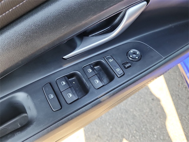 2022 Hyundai Elantra SEL Convenience photo 8