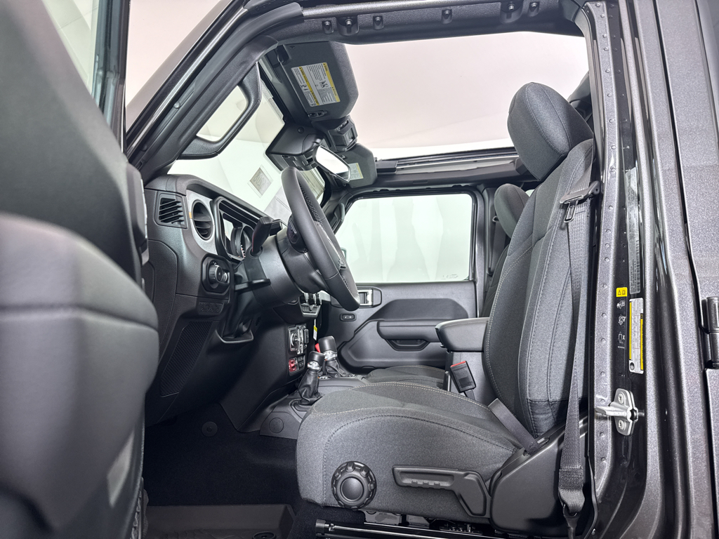 2025 Jeep Wrangler Willys photo 3