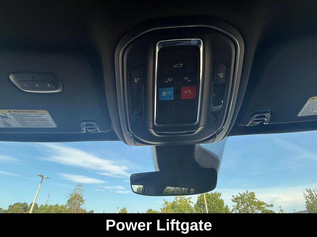 2025 Jeep Wagoneer L Base photo 7