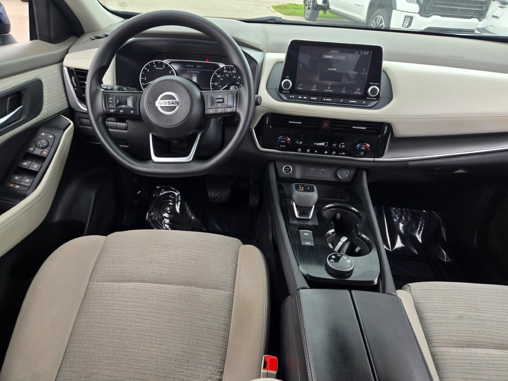2021 Nissan Rogue SV photo 14