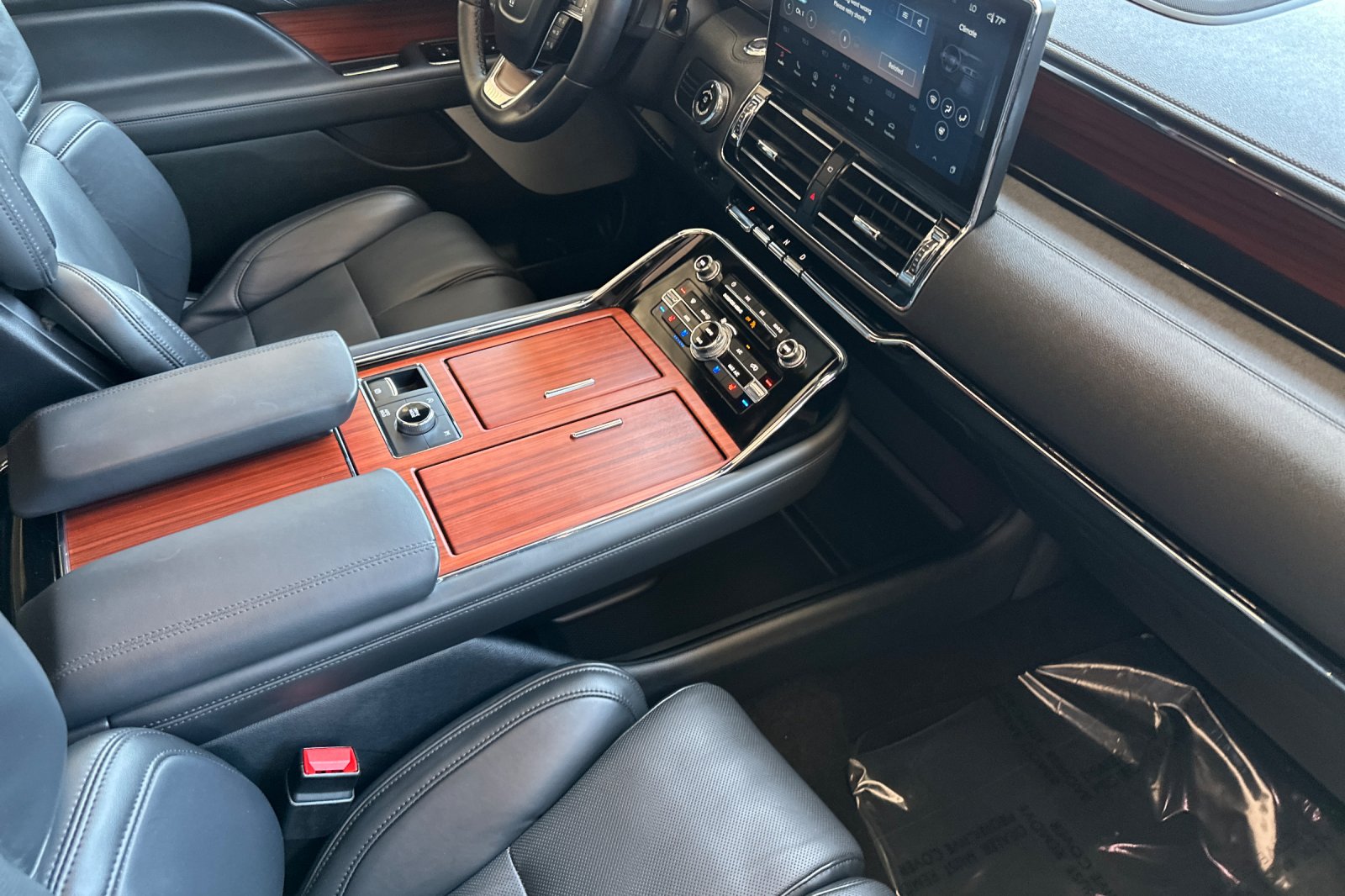 2024 Lincoln Navigator L Reserve photo 18