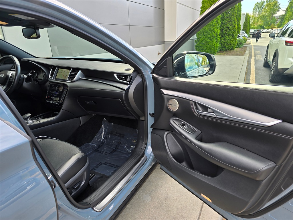 2022 Infiniti QX55 Essential photo 30